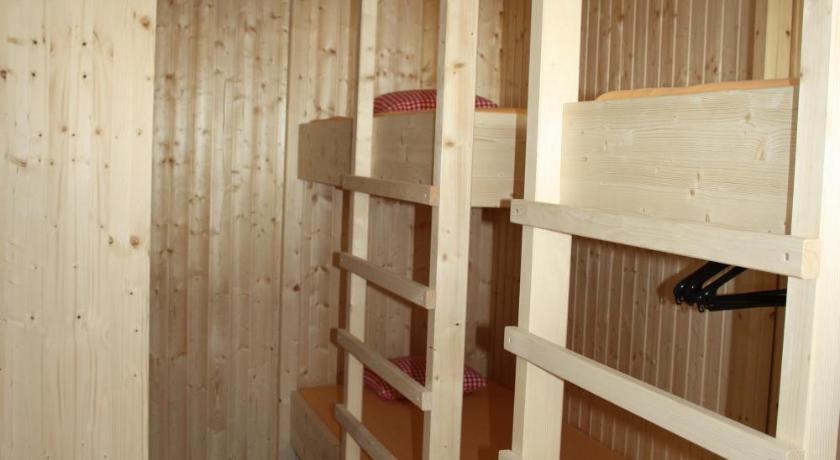 Hostel Sporti Grusch Zimmer foto